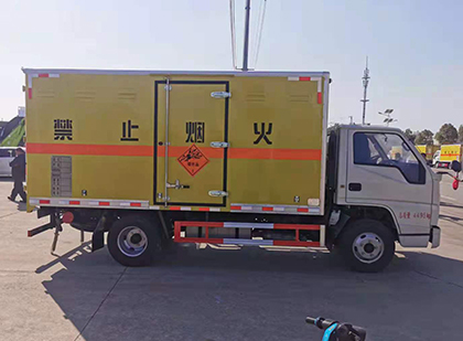襄阳爆破器材运输车工人安全操作规范与智能技术保障
